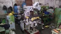 широкоуниверсальный консольно-фрезерный станок 6Р81Ш