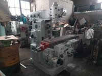Широкоуниверсальный консольно-фрезерный станок 6Р82Ш