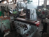 Широкоуниверсальный консольно-фрезерный станок 6Р82Ш