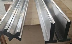 Пуансон и матрица для листогиба