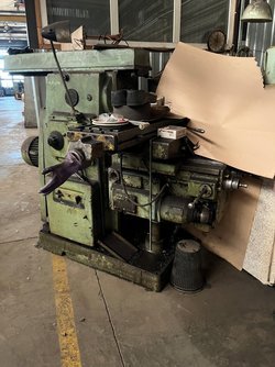 Горизонтально-фрезерный станок 6Р82